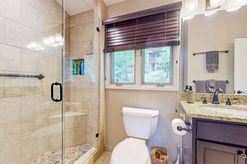 Photo of Bathroom in Sapphire