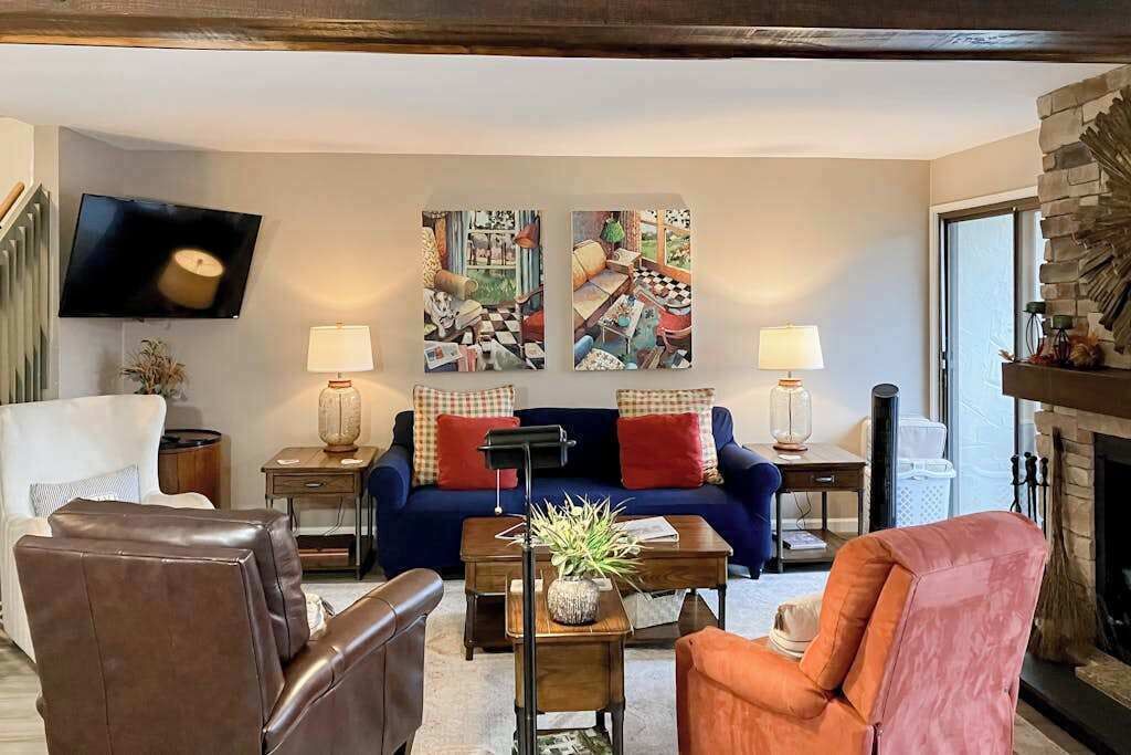 Photo of Livingroom in Sapphire