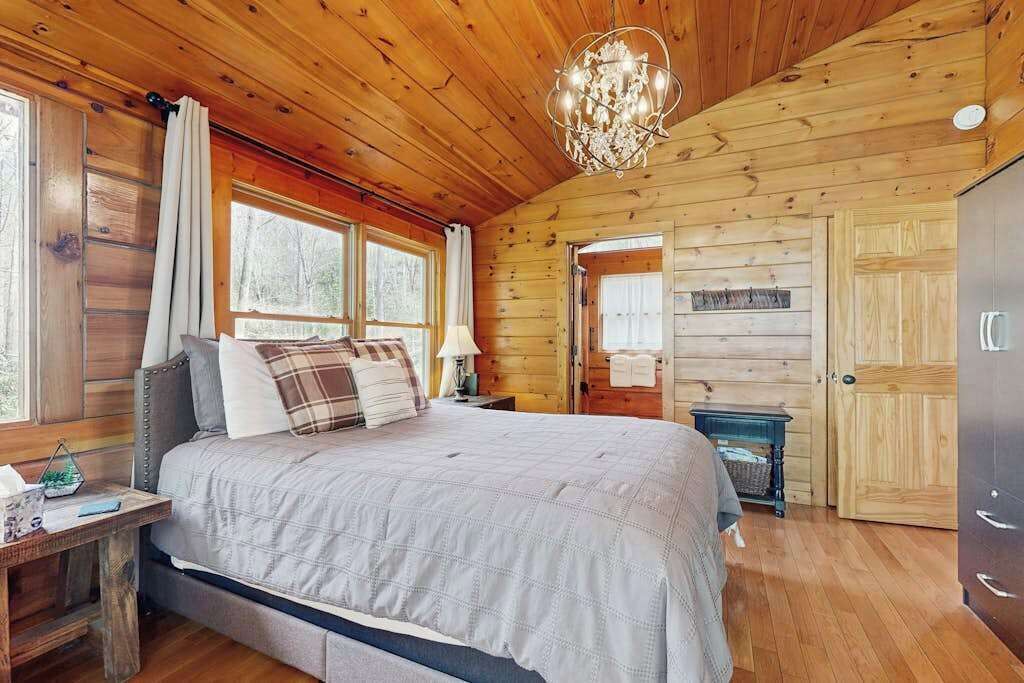 Photo of Bedroom in Topton