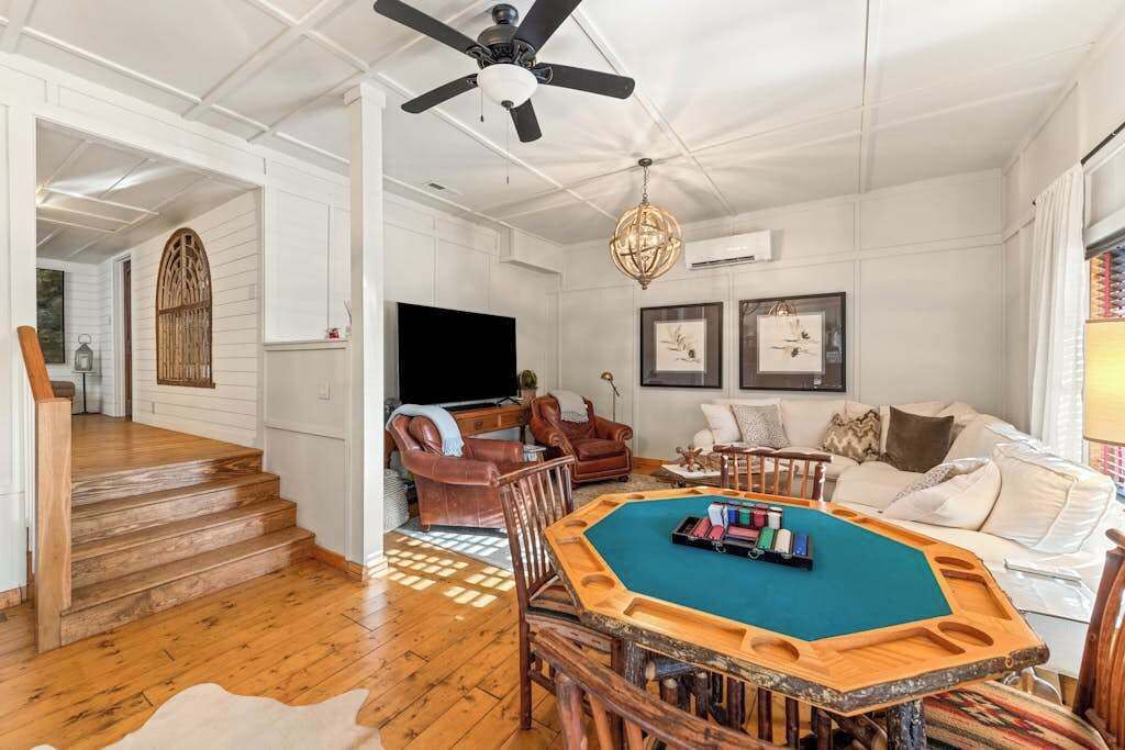 Photo of Livingroom in Sapphire