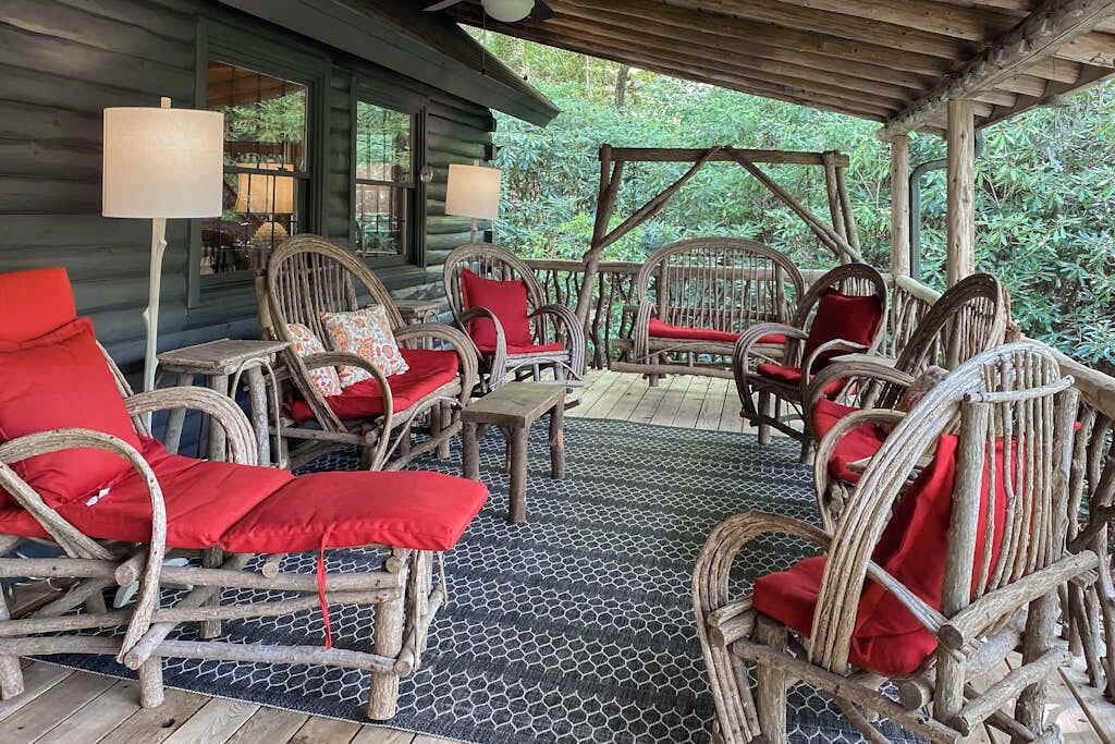 Photo of Patio Balcony in Lake Toxaway