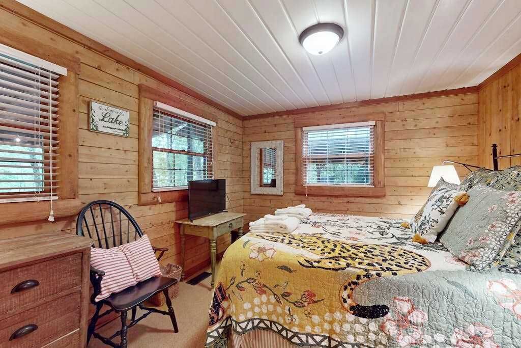 Photo of Bedroom in Lake Toxaway