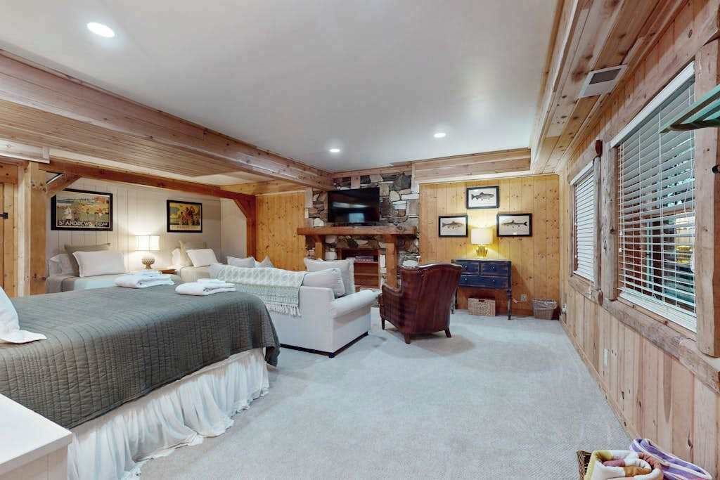 Photo of Bedroom in Lake Toxaway
