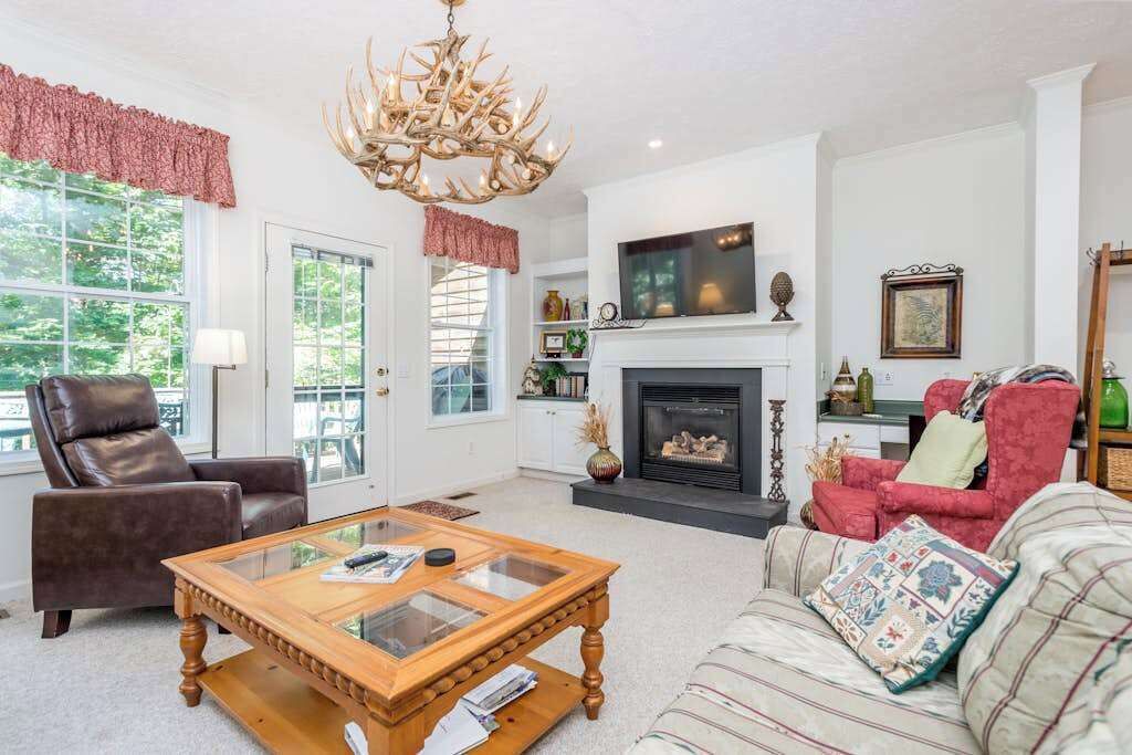 Photo of Livingroom in Sapphire