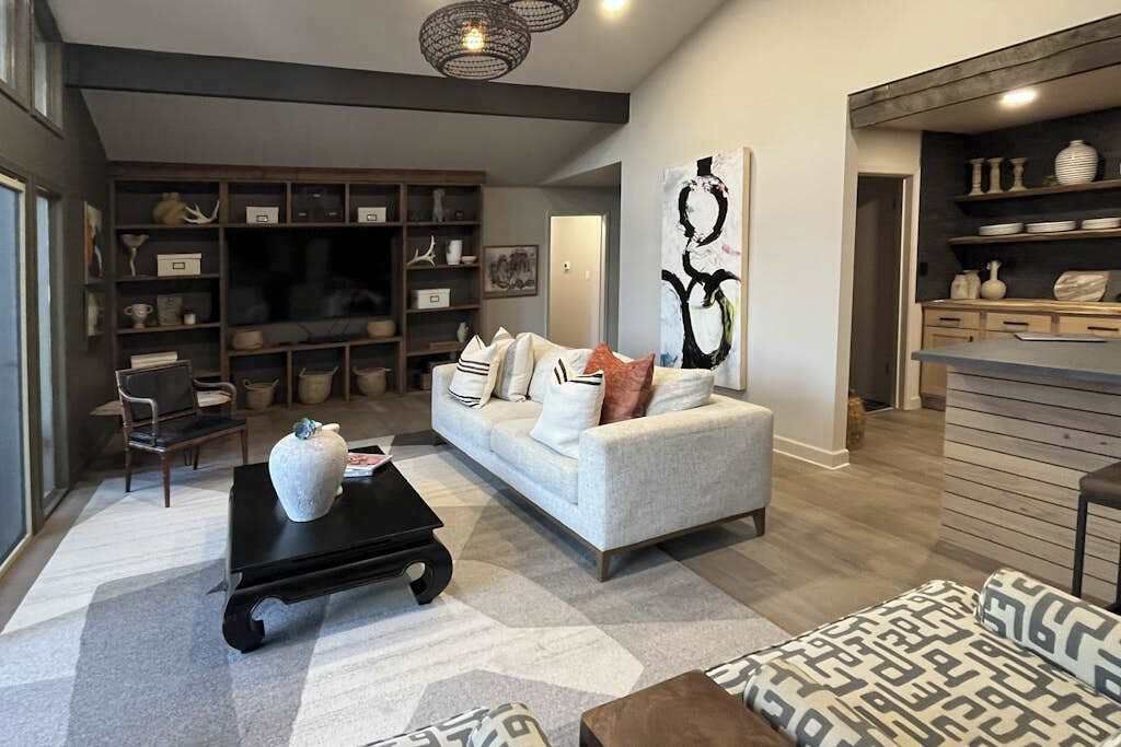 Photo of Livingroom in Pisgah Forest