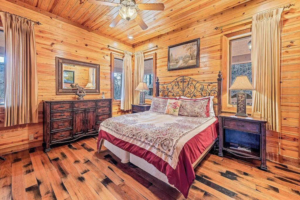 Photo of Bedroom in Tuckasegee