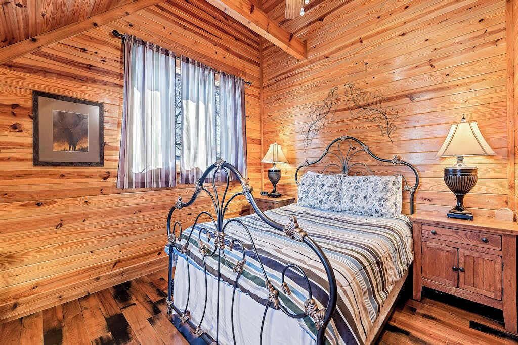 Photo of Bedroom in Tuckasegee