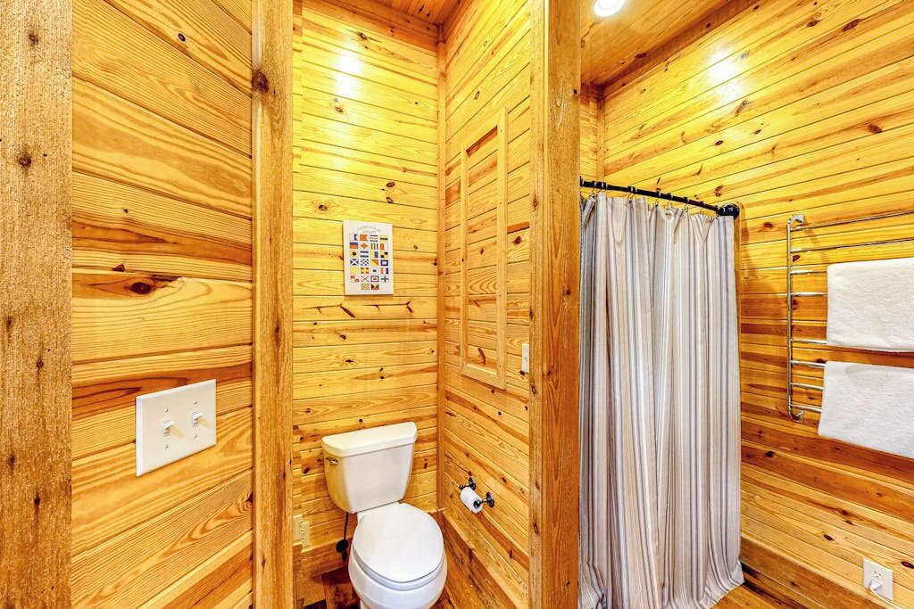 Photo of Bathroom in Tuckasegee