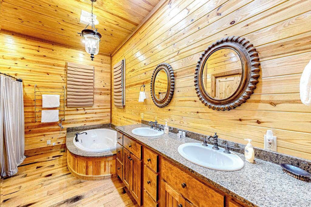 Photo of Bathroom in Tuckasegee