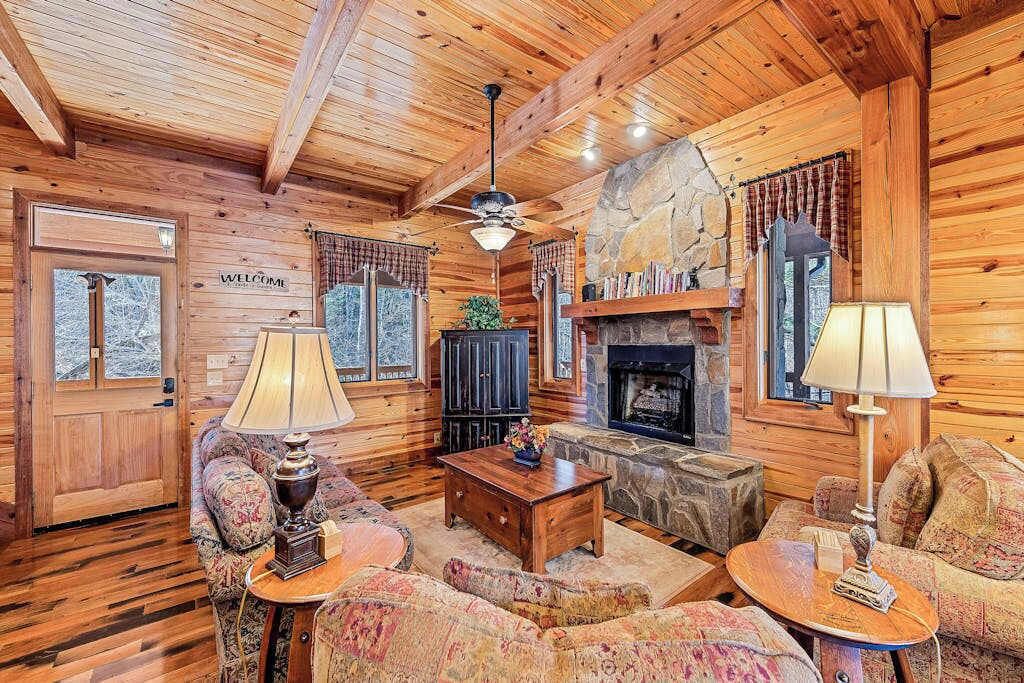 Photo of Livingroom in Tuckasegee
