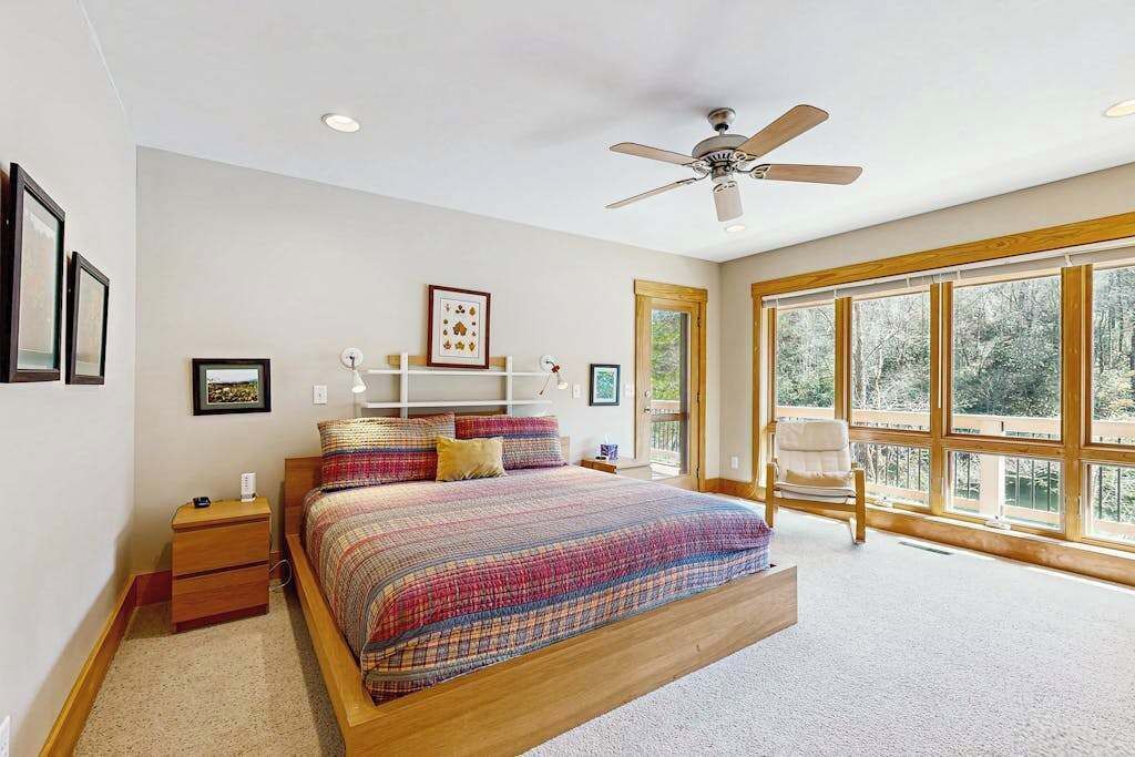 Photo of Bedroom in Tuckasegee