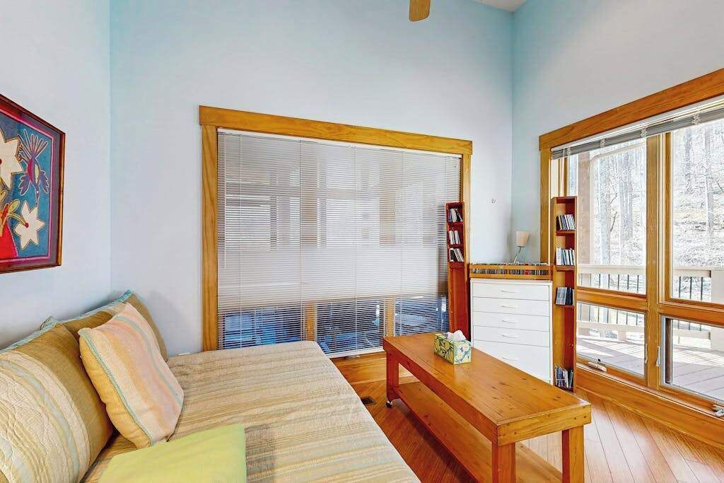 Photo of Livingroom in Tuckasegee