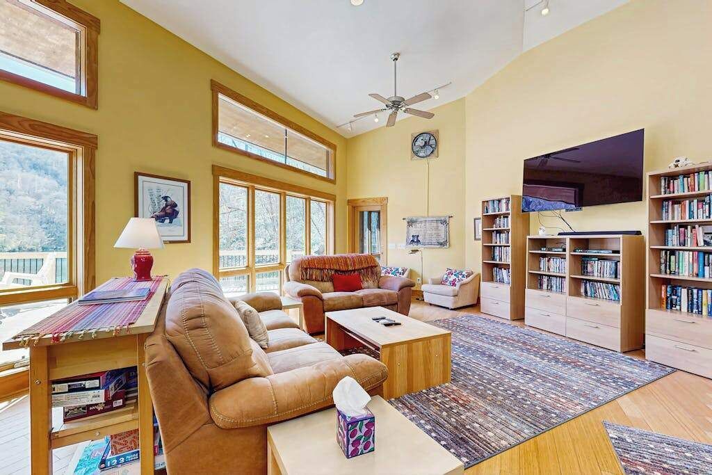 Photo of Livingroom in Tuckasegee