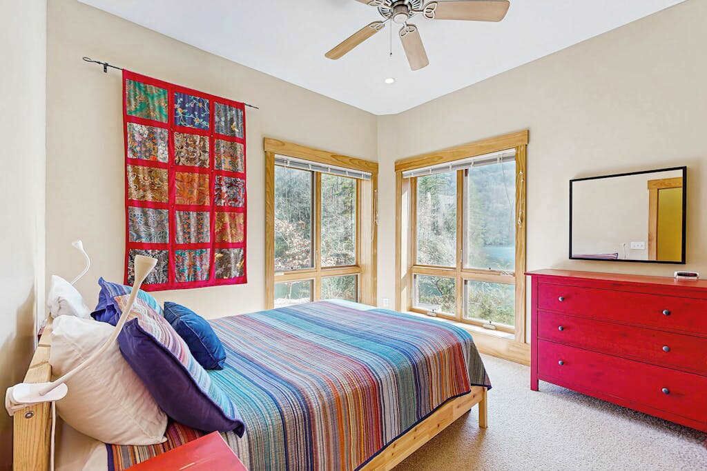 Photo of Bedroom in Tuckasegee