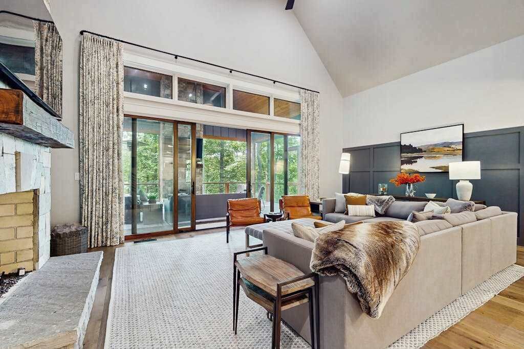 Photo of Livingroom in Cashiers