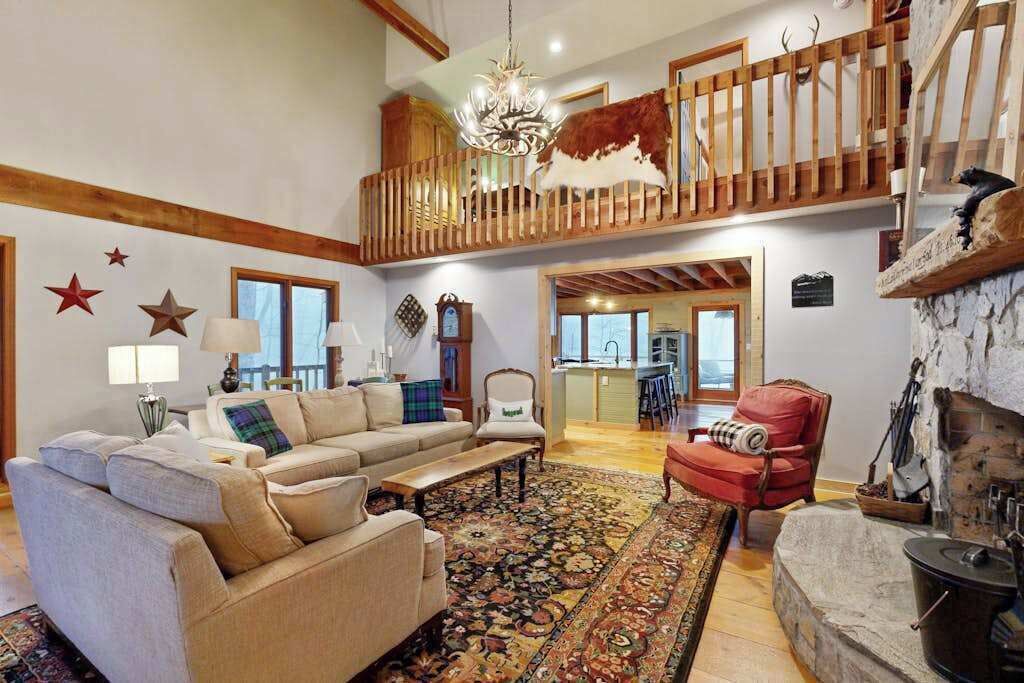 Photo of Livingroom in Brevard