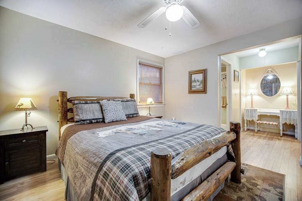 Photo of Bedroom in Cullowhee