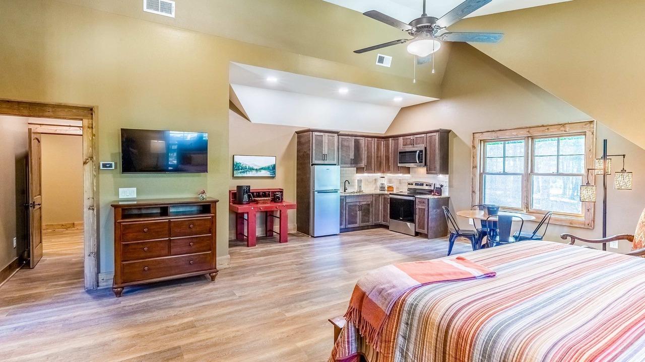 Photo of Bedroom in Glenville
