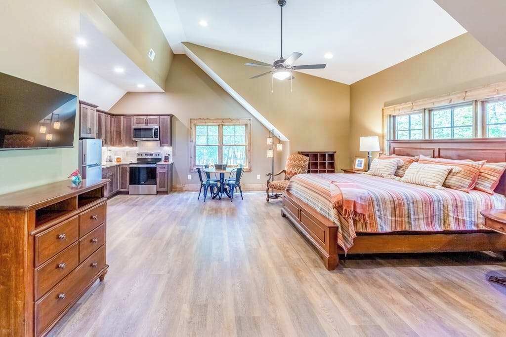 Photo of Bedroom in Glenville
