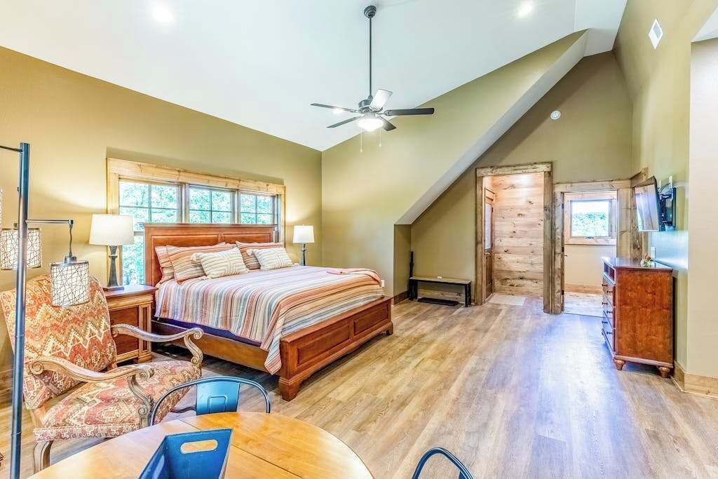Photo of Bedroom in Glenville