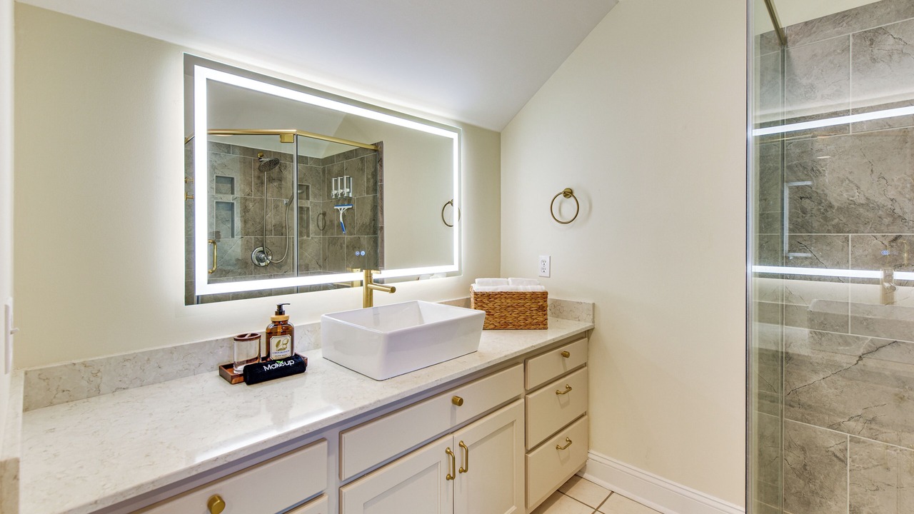 Photo of Bathroom in Bowling Green