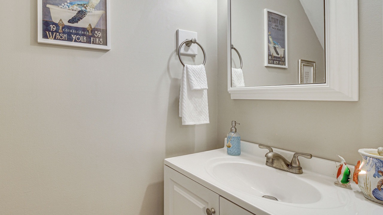 Photo of Bathroom in Oceanmarsh Subdivision