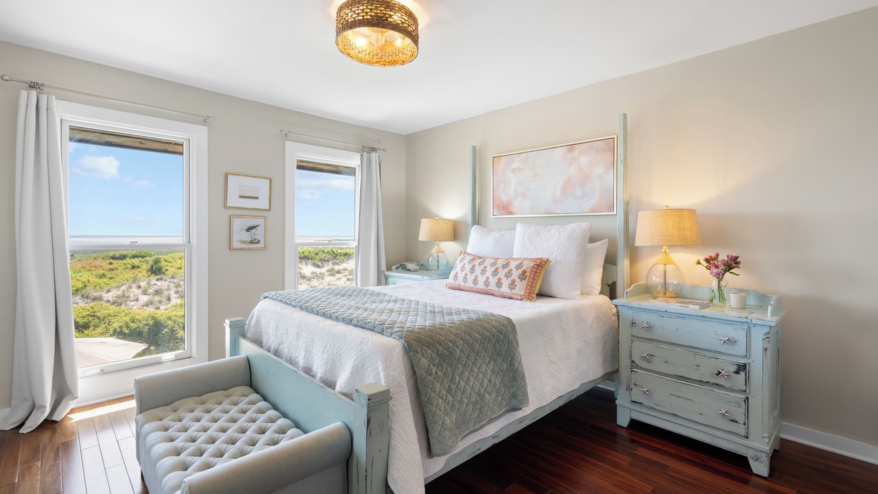 Photo of Bedroom in Oceanmarsh Subdivision