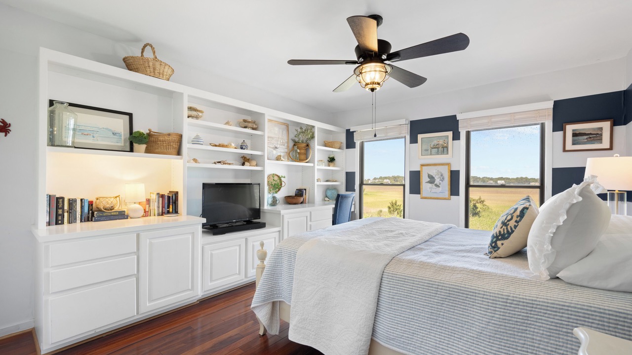 Photo of Bedroom in Oceanmarsh Subdivision