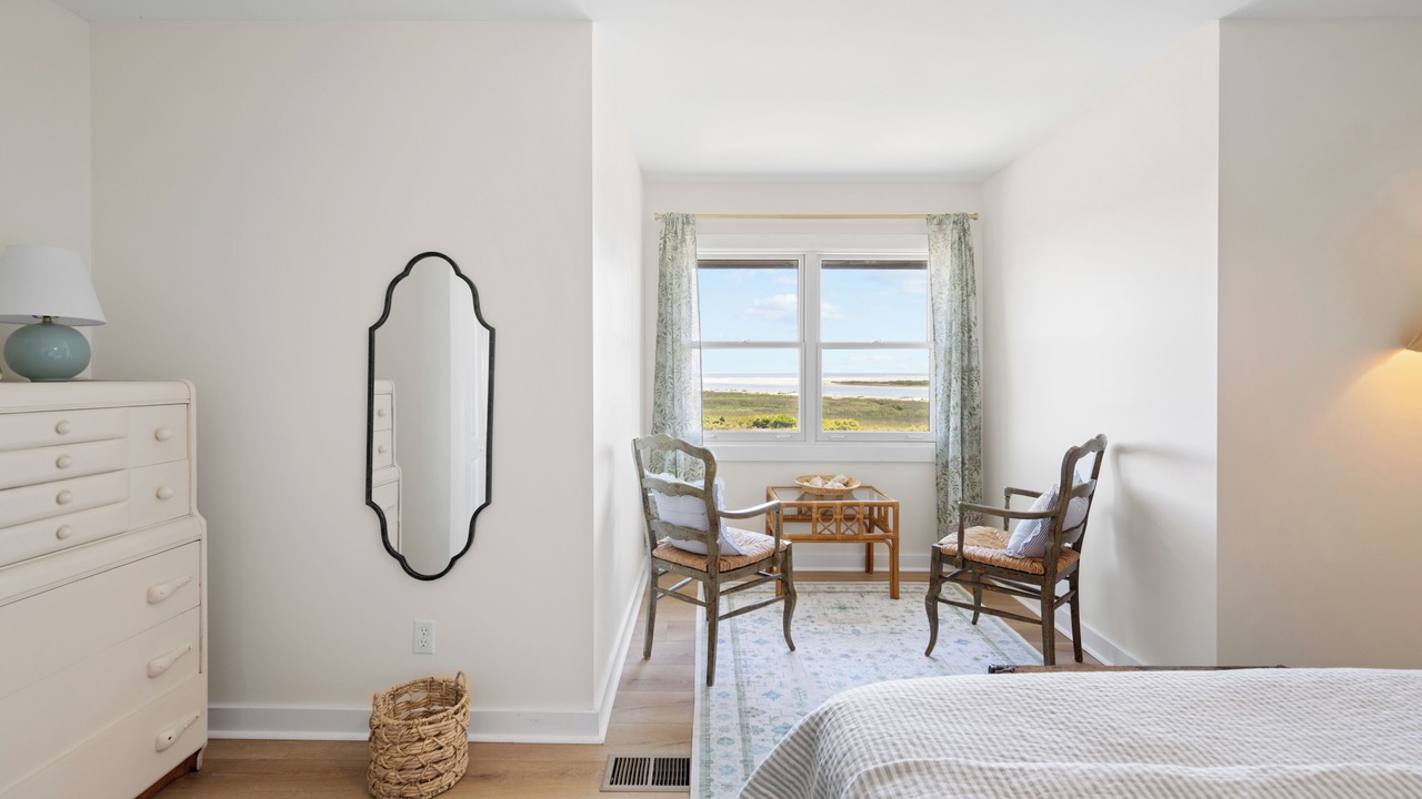 Photo of Bedroom in Oceanmarsh Subdivision