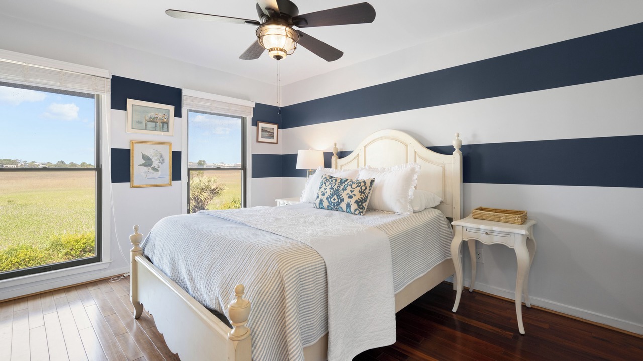 Photo of Bedroom in Oceanmarsh Subdivision