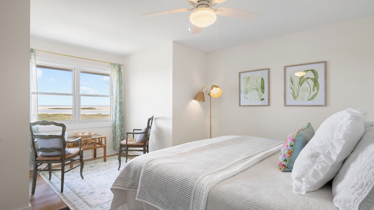 Photo of Bedroom in Oceanmarsh Subdivision