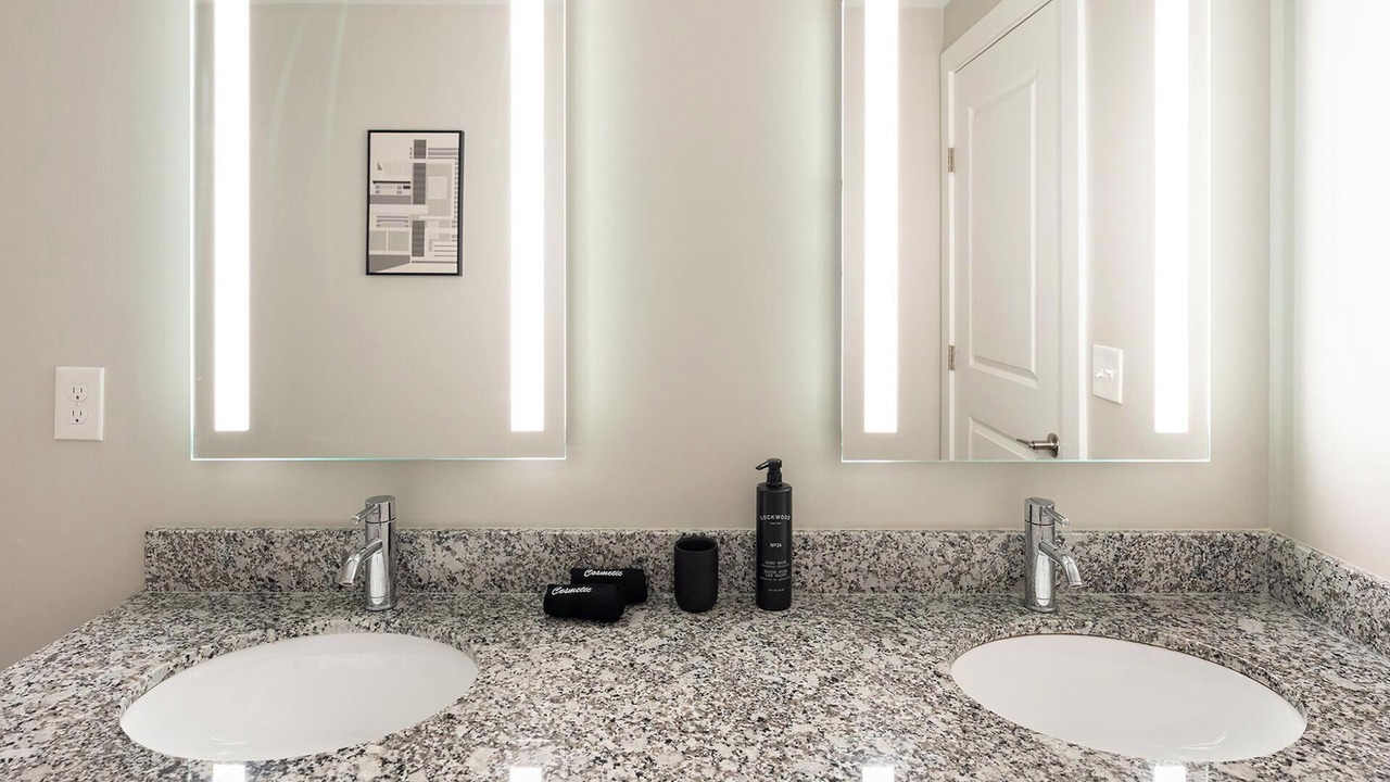 Photo of Bathroom in Yamacraw Village