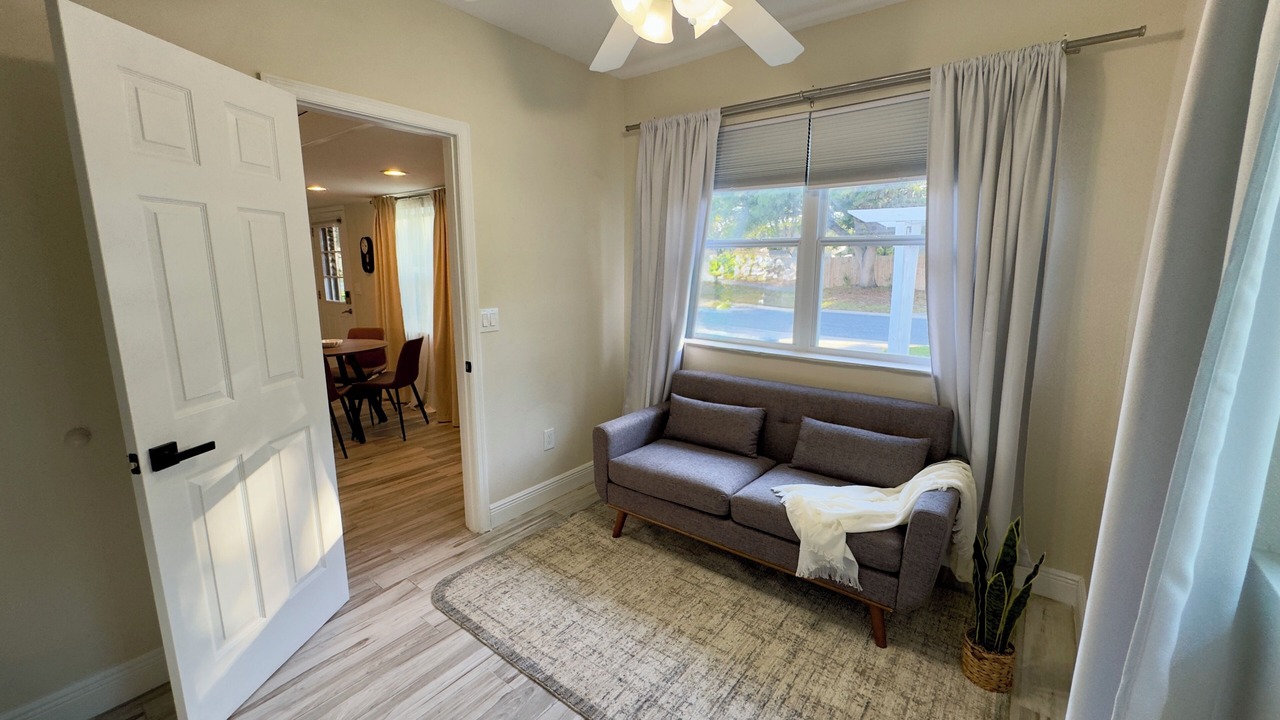 Photo of Livingroom in North East Park