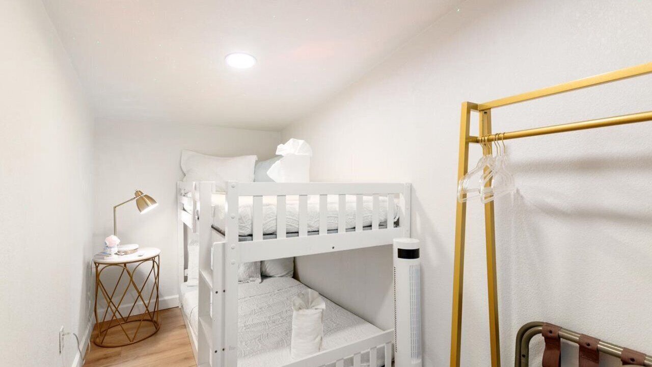 Photo of Bedroom in Lake Hamilton