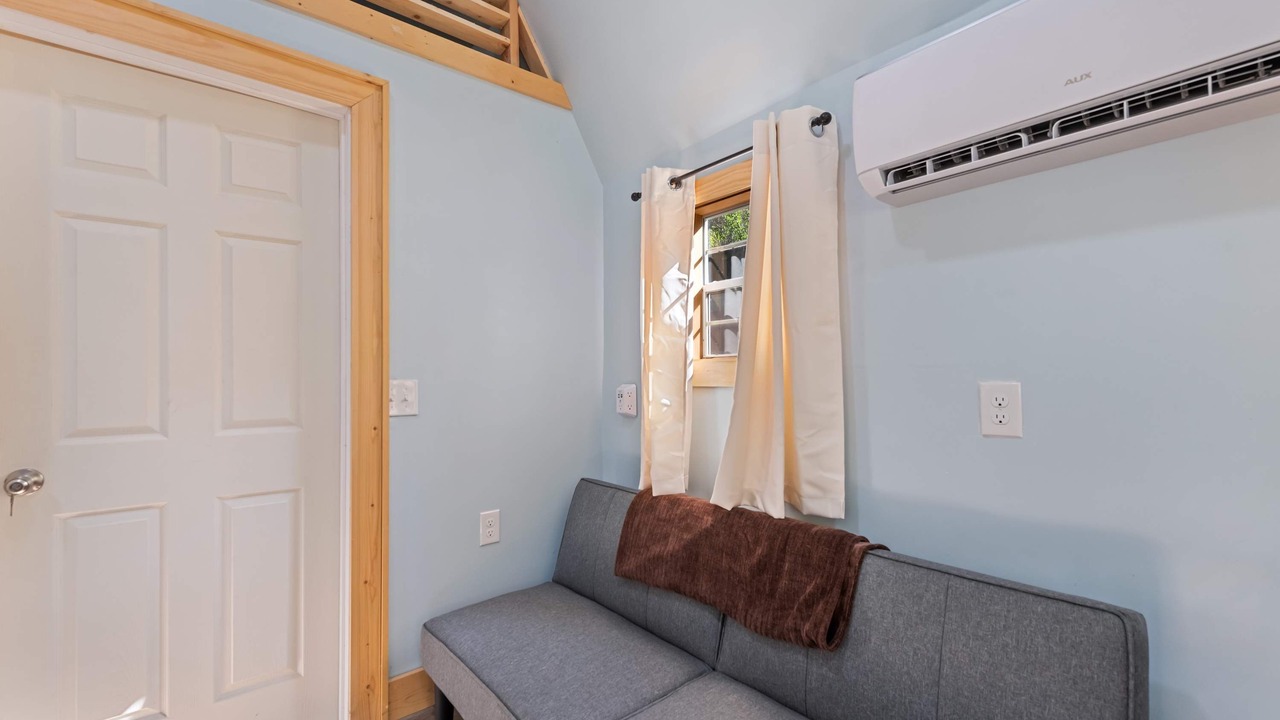 Photo of Livingroom in Cullowhee