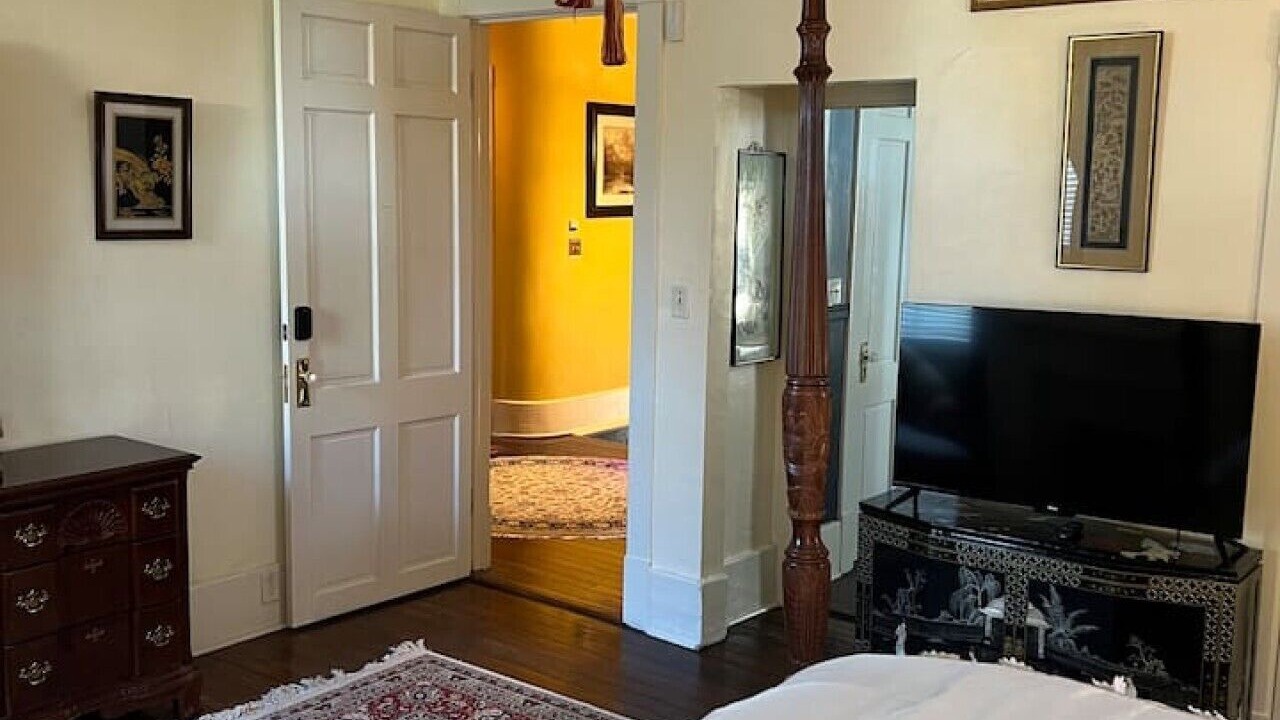 Photo of Bedroom in Thomas Square