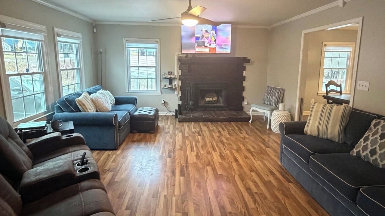 Photo of Livingroom in Taylors