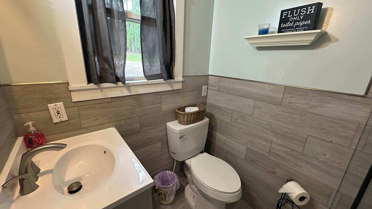 Photo of Bathroom in Hollands Landing