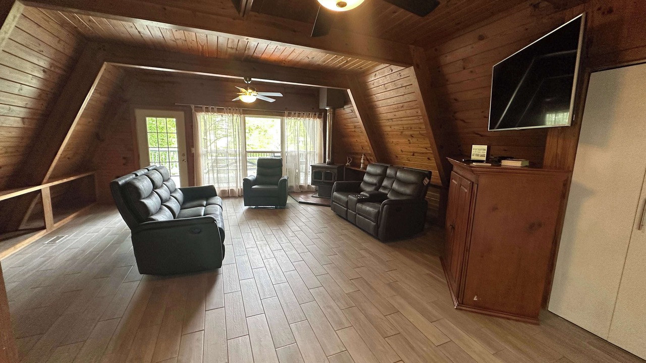Photo of Livingroom in Hollands Landing