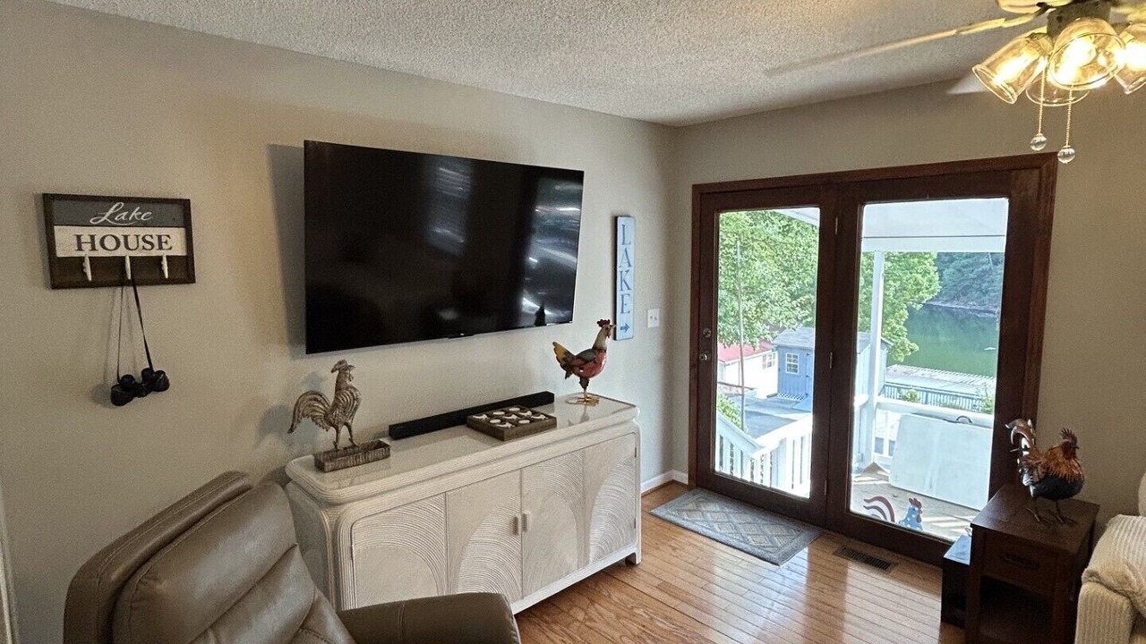 Photo of Livingroom in New London
