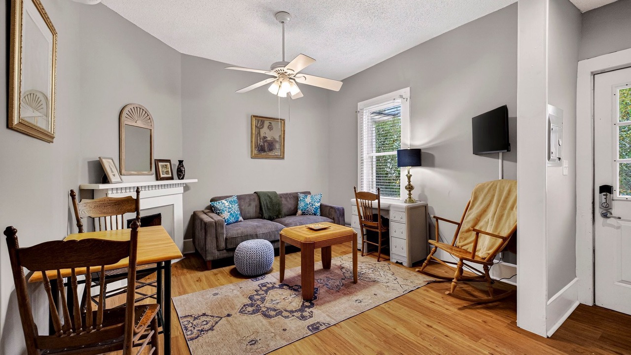 Photo of Livingroom in Beach Institute