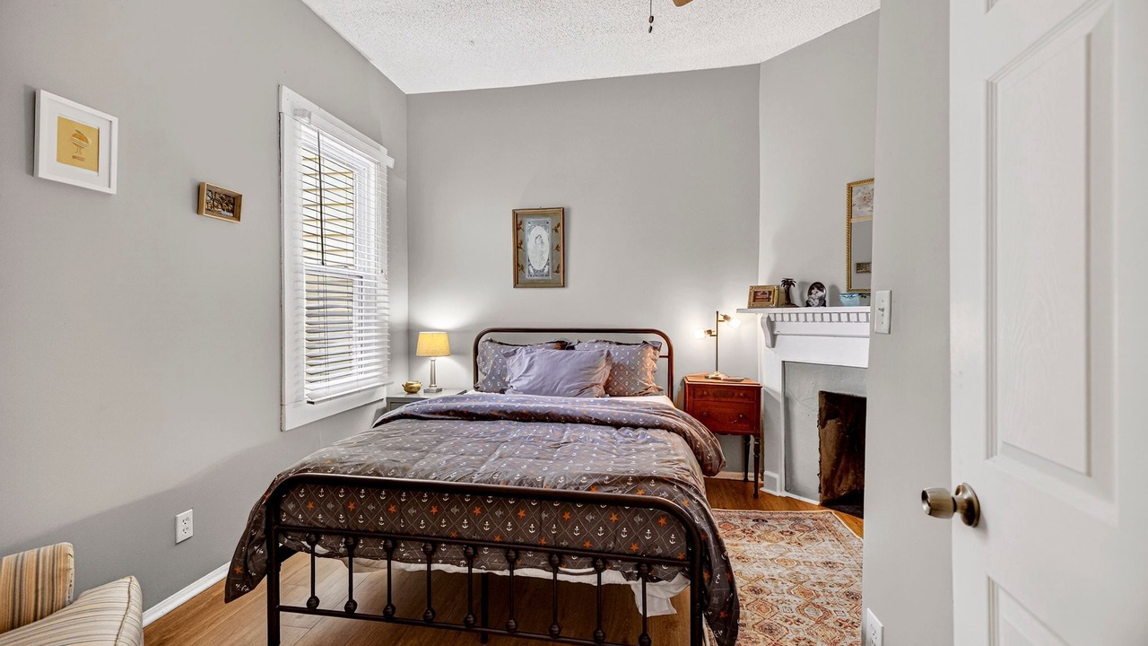 Photo of Bedroom in Beach Institute
