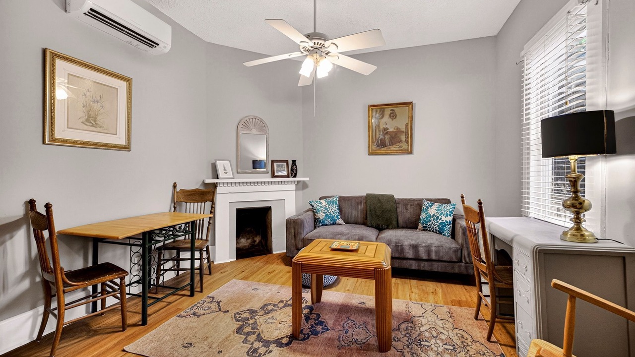 Photo of Livingroom in Beach Institute