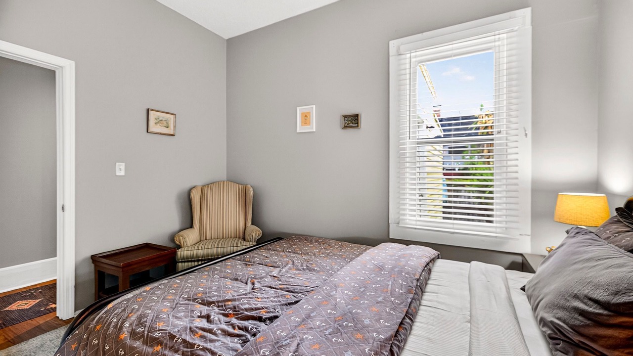 Photo of Bedroom in Beach Institute
