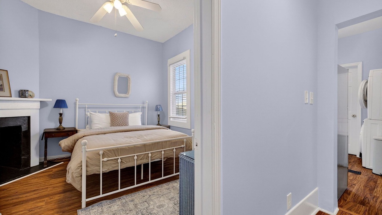 Photo of Bedroom in Beach Institute