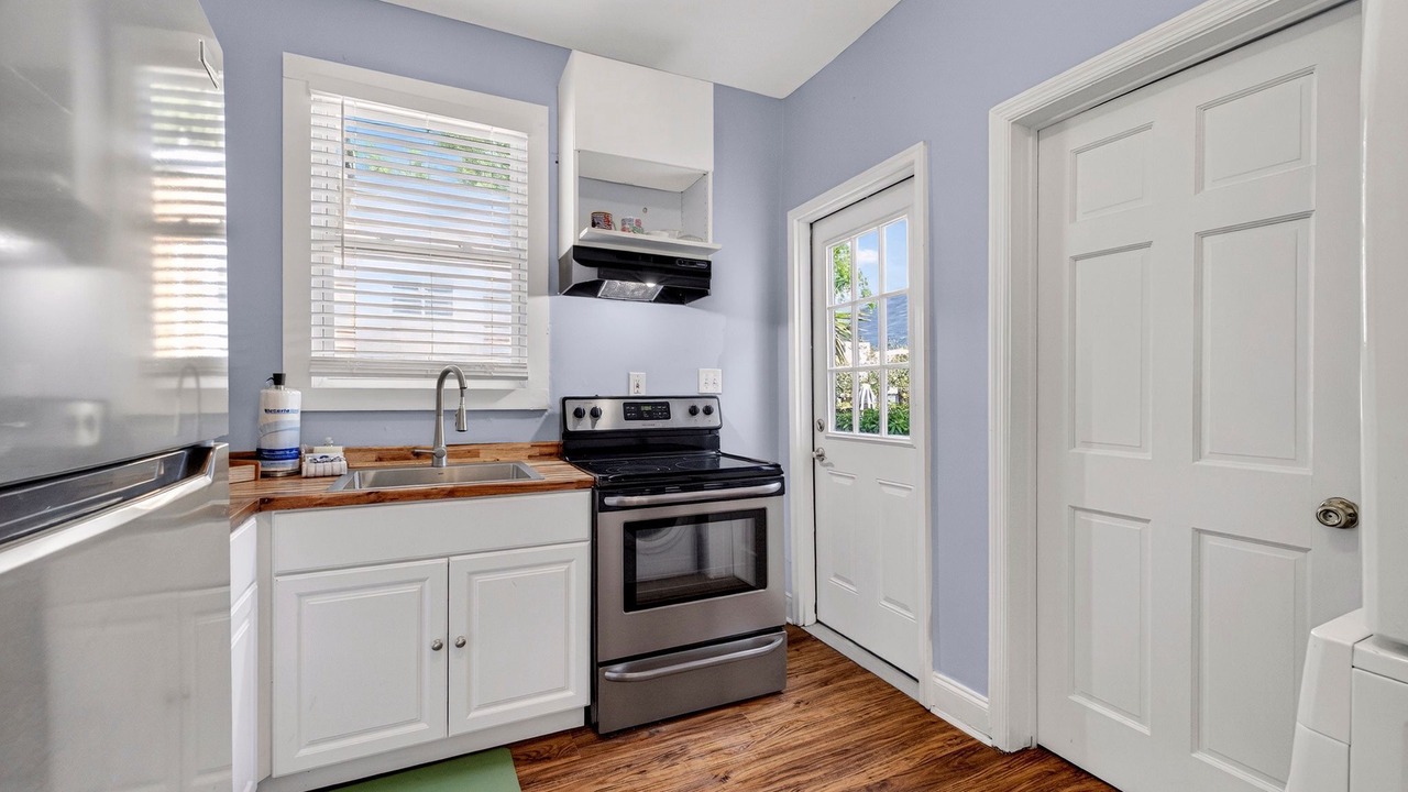 Photo of Kitchen in Beach Institute