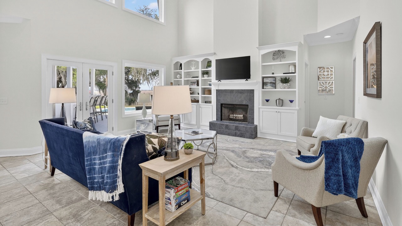 Photo of Livingroom in Whitemarsh Island
