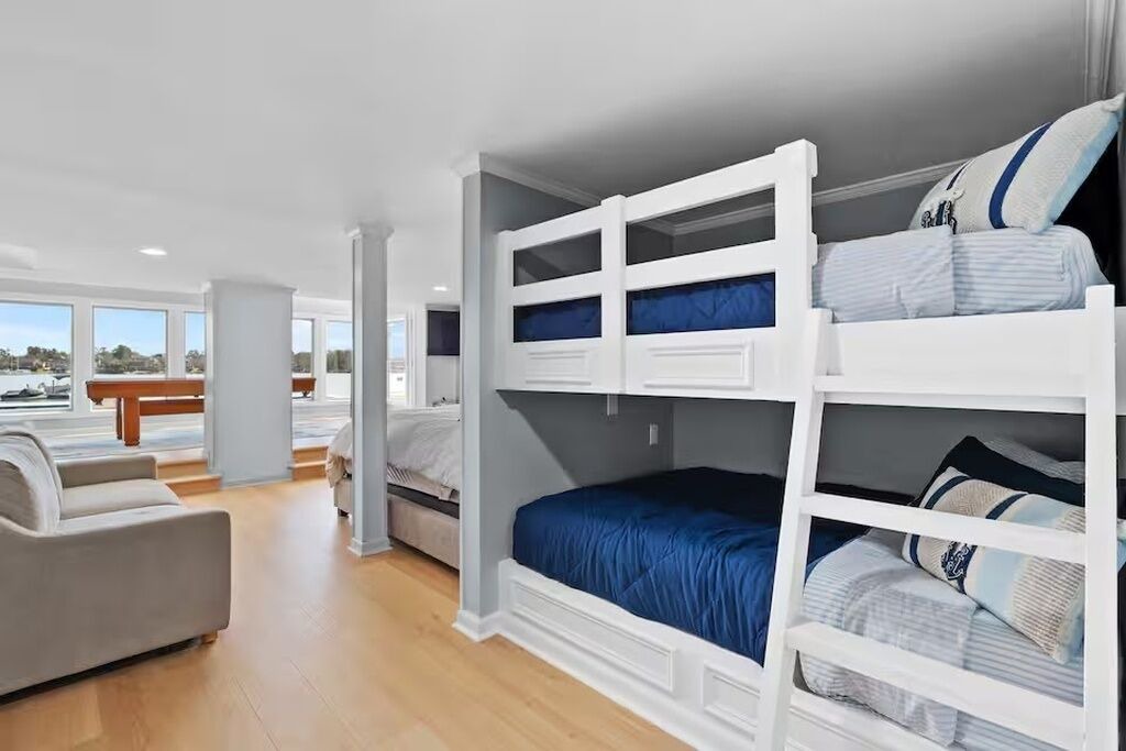 Photo of Bedroom in Lake Murray of Richland