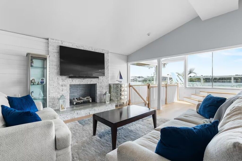 Photo of Livingroom in Lake Murray of Richland
