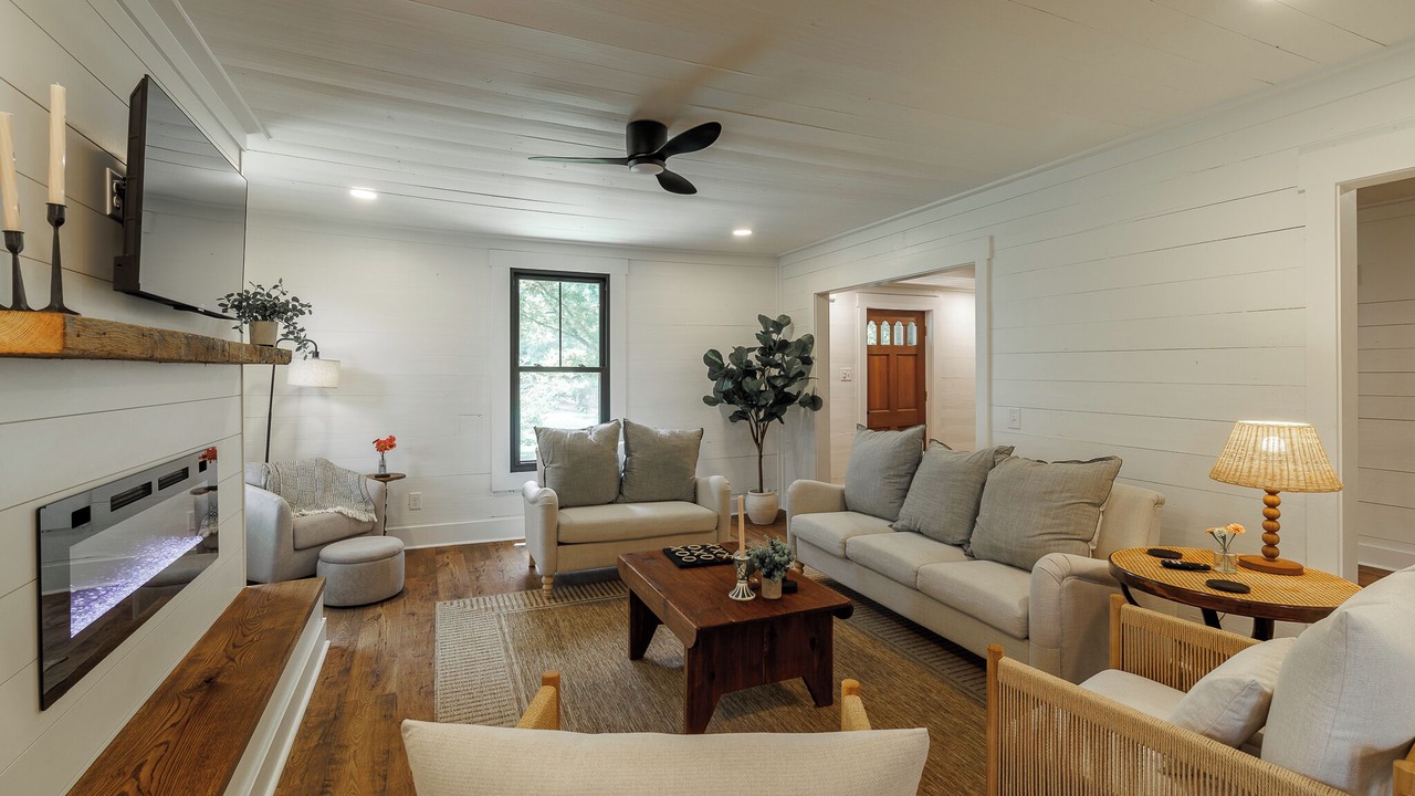 Photo of Livingroom in Watkinsville